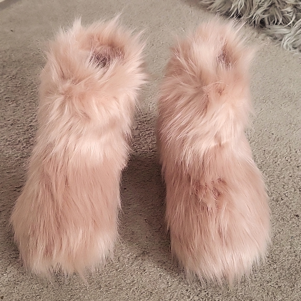 SOLD! Jeffrey Campbell Yeti Boots